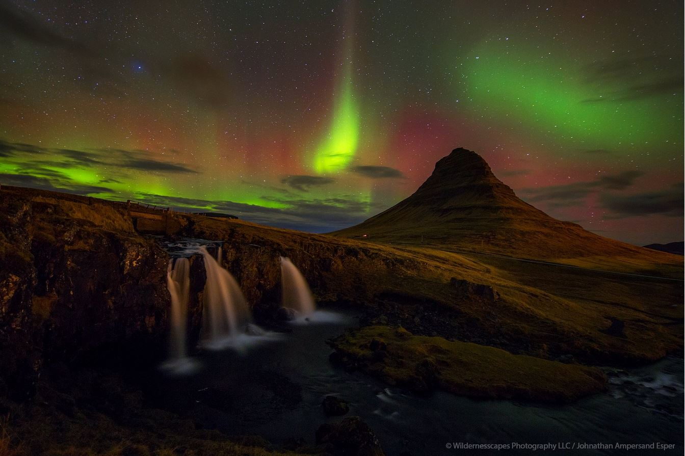 &nbsp;Northern Lights over&nbsp;Kirkjufell mountain and Kirkjufellsfoss, Iceland.