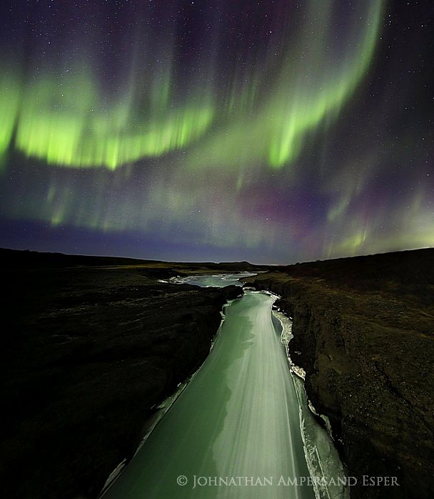 Aurora borealis display over Hv&Atilde;&shy;t&Atilde;&iexcl; River downstream from Gullfoss, Iceland